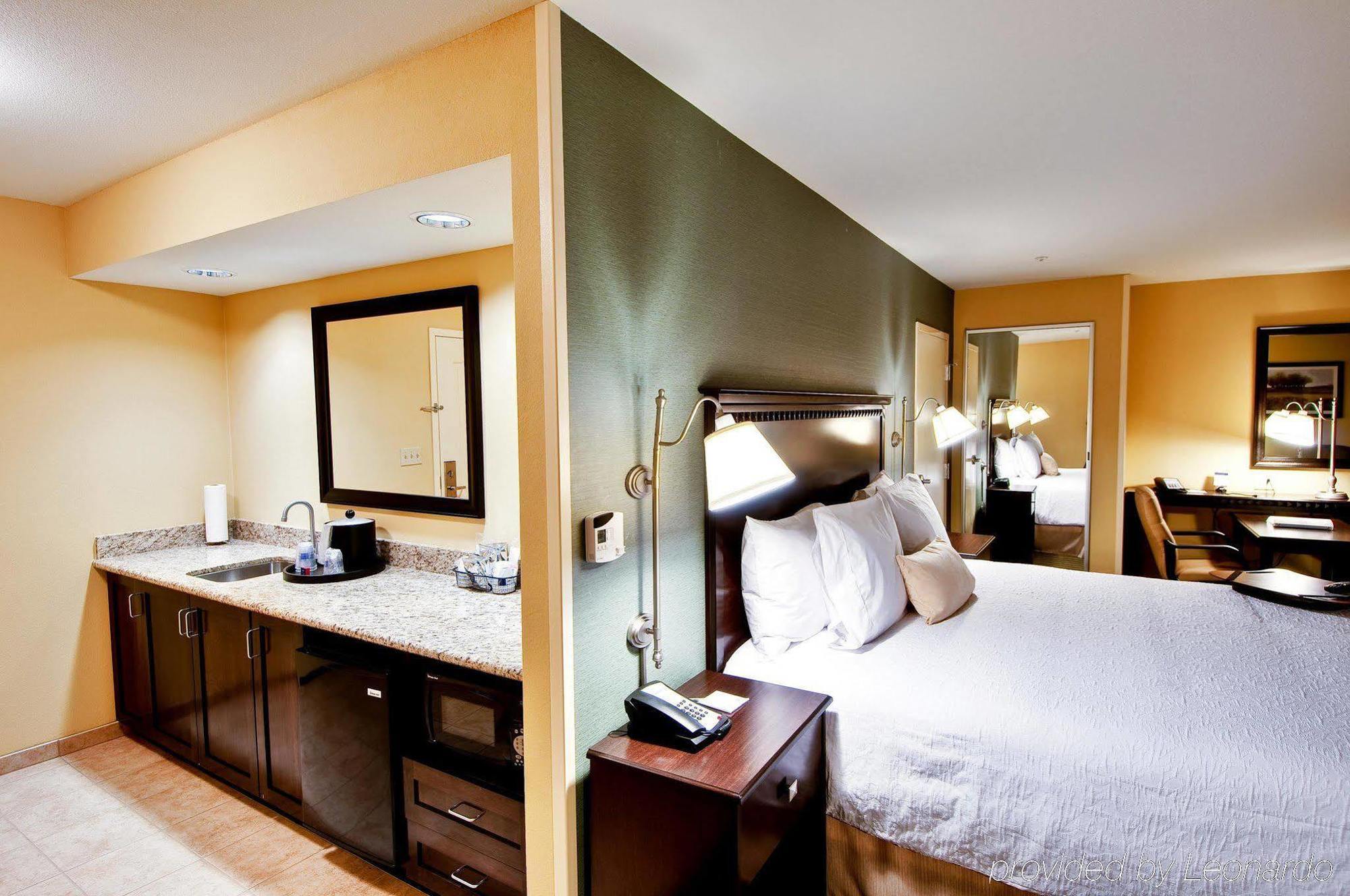 Hampton Inn & Suites Fort Belvoir Alexandria South Номер фото