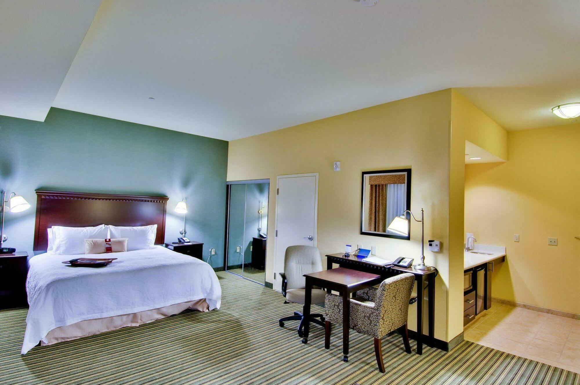 Hampton Inn & Suites Fort Belvoir Alexandria South Номер фото
